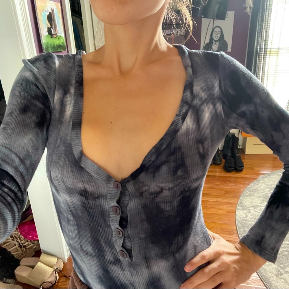 BLUE BLUSH TYE DYE BODYSUIT